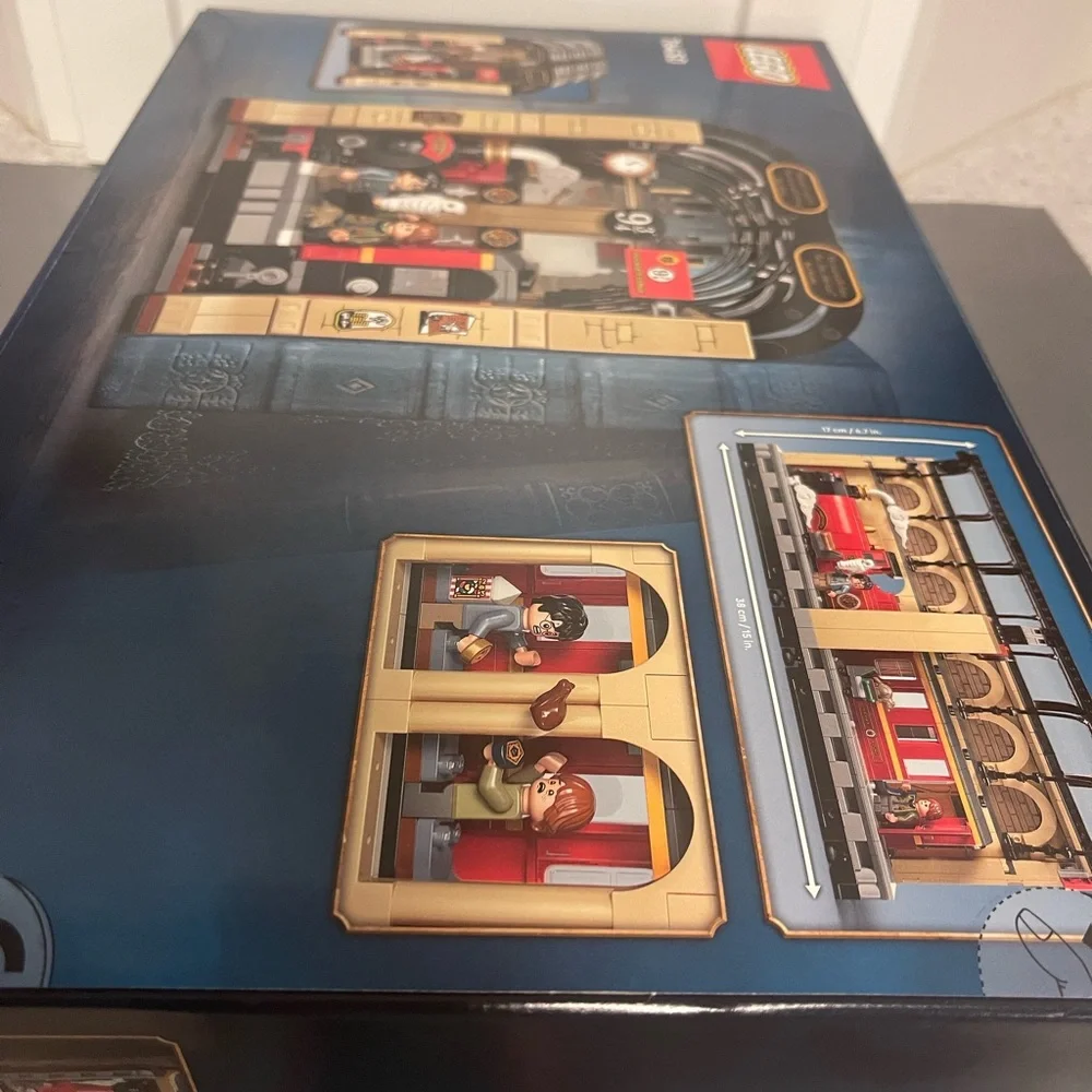 LEGO Harry Potter Red Hogwarts Express Book Nook Set 76450 832 Pcs10+ NIB Sealed